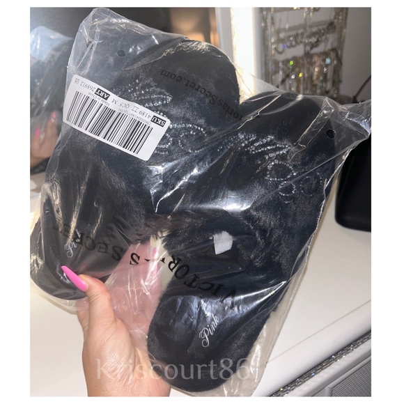 VS PINK Robe & Black & Silver Bling Slippers NEW WITH TAGS - Picture 10 of 16